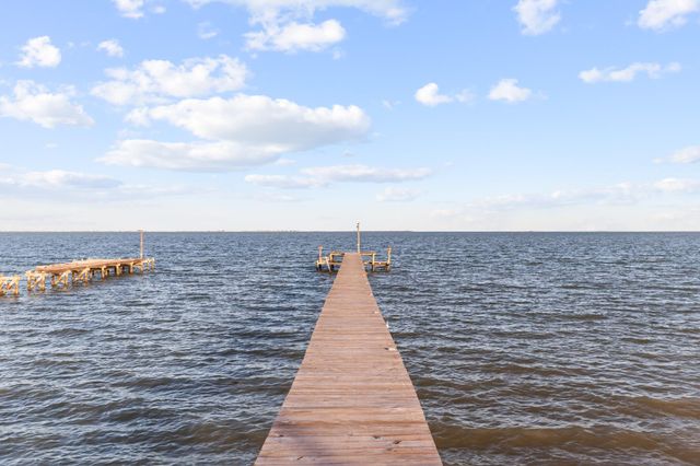 316 Marshall Johnson Avenue S, Port Lavaca, TX 77979
