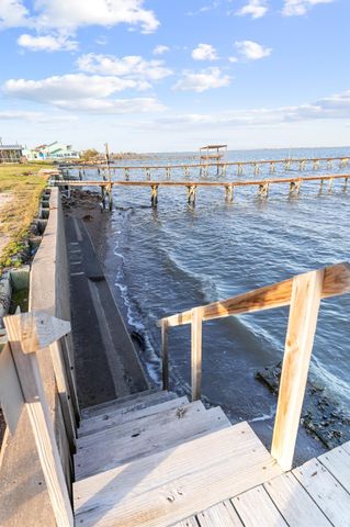 316 Marshall Johnson Avenue S, Port Lavaca, TX 77979