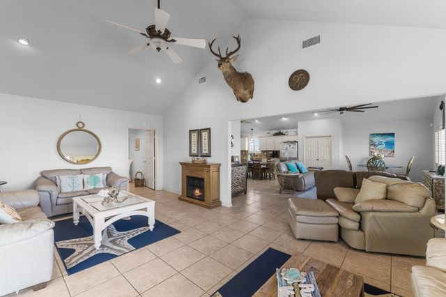 316 Marshall Johnson Avenue S, Port Lavaca, TX 77979