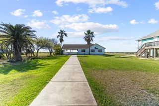 316 Marshall Johnson Avenue S, Port Lavaca, TX 77979