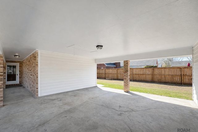 14245 Woodland Ridge Ave, Baton Rouge, LA 70816