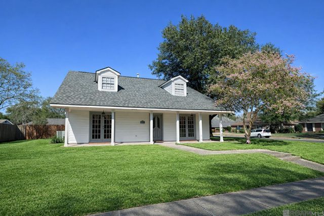 14245 Woodland Ridge Ave, Baton Rouge, LA 70816