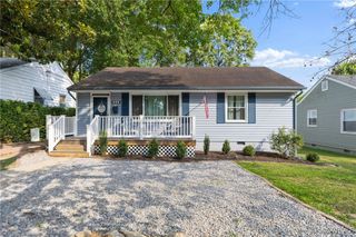 415 Crescent Ave, Colonial Heights, VA 23834