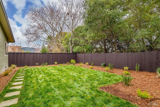 59 Trellis Dr, San Rafael, CA 94903