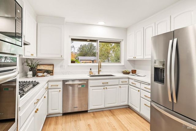 59 Trellis Dr, San Rafael, CA 94903