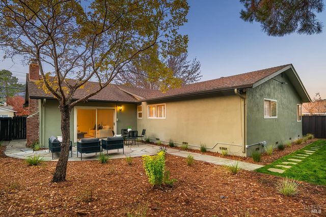59 Trellis Dr, San Rafael, CA 94903