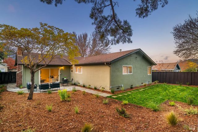 59 Trellis Dr, San Rafael, CA 94903