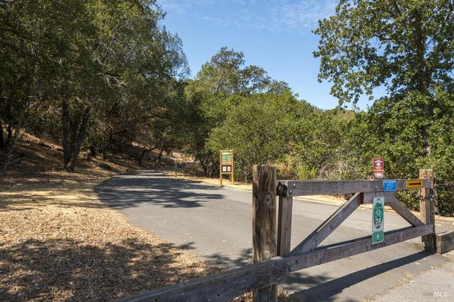 59 Trellis Dr, San Rafael, CA 94903