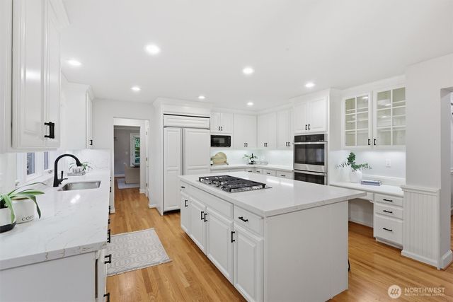 13799 NE 32nd Place, Bellevue, WA 98005