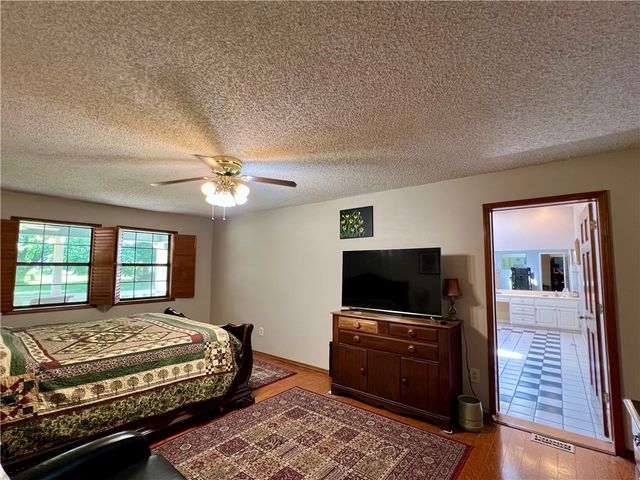 1301 Laurel Avenue, Rogers, AR 72758