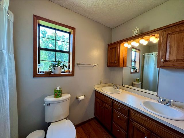 1301 Laurel Avenue, Rogers, AR 72758