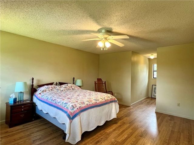 1301 Laurel Avenue, Rogers, AR 72758