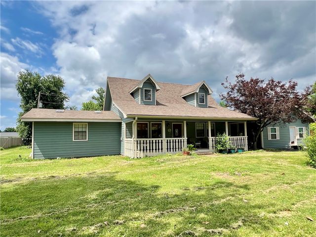 1301 Laurel Avenue, Rogers, AR 72758
