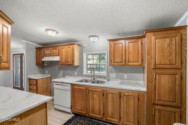 7627 Covert Road, Toledo, OH 43617