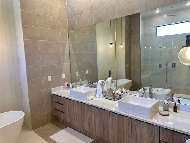 15600 PENDIO DRIVE, Bella Collina, FL 34756