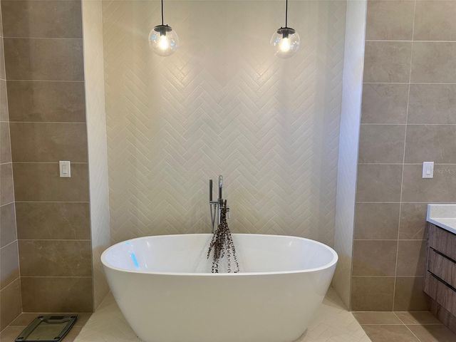 15600 PENDIO DRIVE, Bella Collina, FL 34756