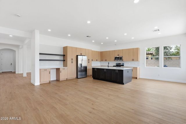 9350 S 182nd Lane, Goodyear, AZ 85338