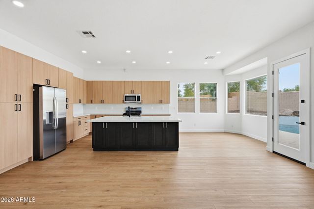 9350 S 182nd Lane, Goodyear, AZ 85338