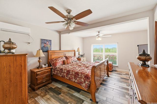 163 Buckeye, Seguin, TX 78155