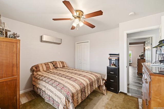 163 Buckeye, Seguin, TX 78155