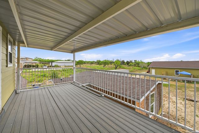 163 Buckeye, Seguin, TX 78155