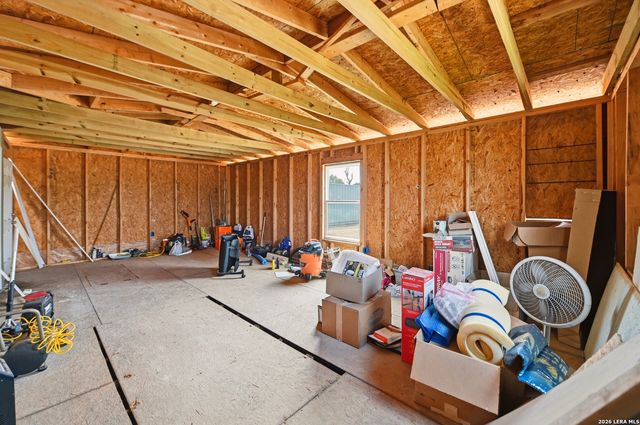 163 Buckeye, Seguin, TX 78155