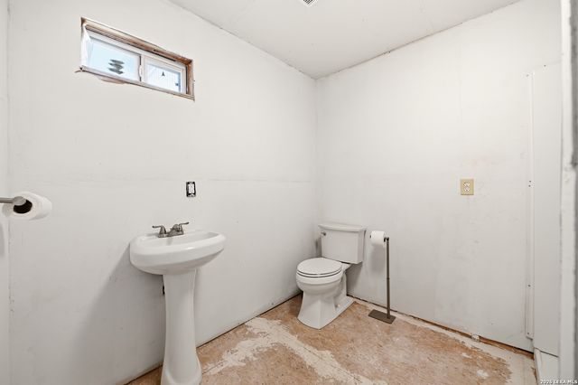 163 Buckeye, Seguin, TX 78155