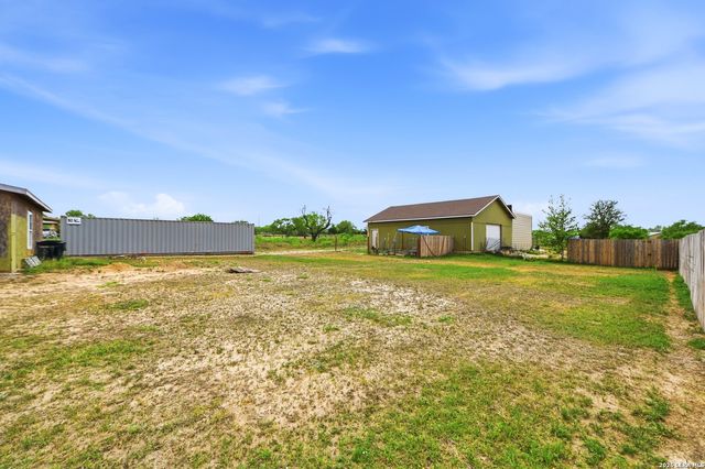 163 Buckeye, Seguin, TX 78155