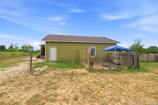 163 Buckeye, Seguin, TX 78155