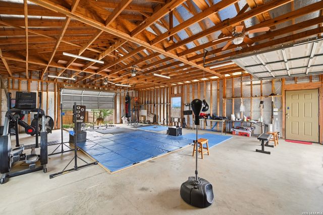 163 Buckeye, Seguin, TX 78155