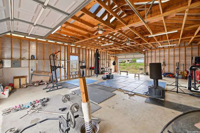 163 Buckeye, Seguin, TX 78155