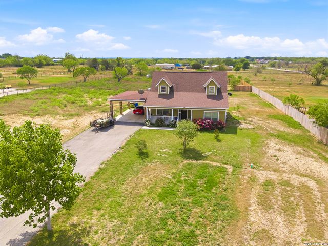 163 Buckeye, Seguin, TX 78155