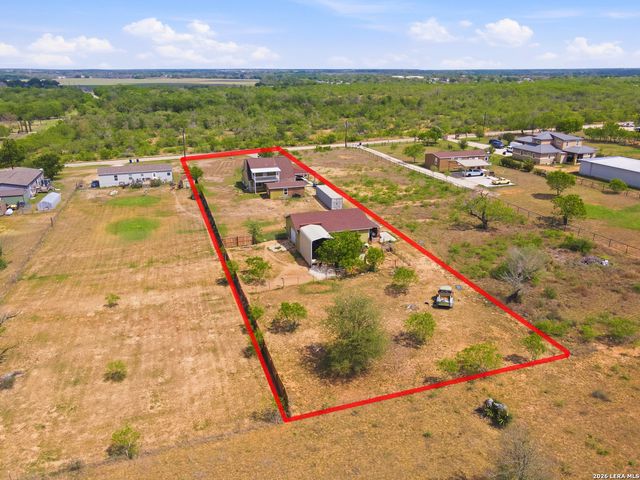 163 Buckeye, Seguin, TX 78155