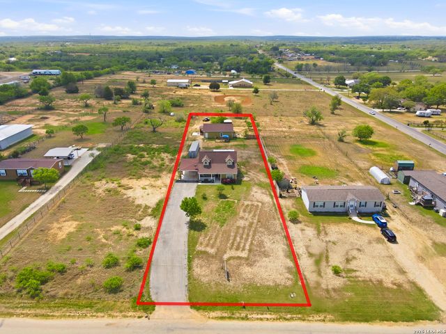 163 Buckeye, Seguin, TX 78155