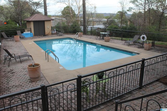 1100 BEACON PARKWAY E V 104, Birmingham, AL 35209