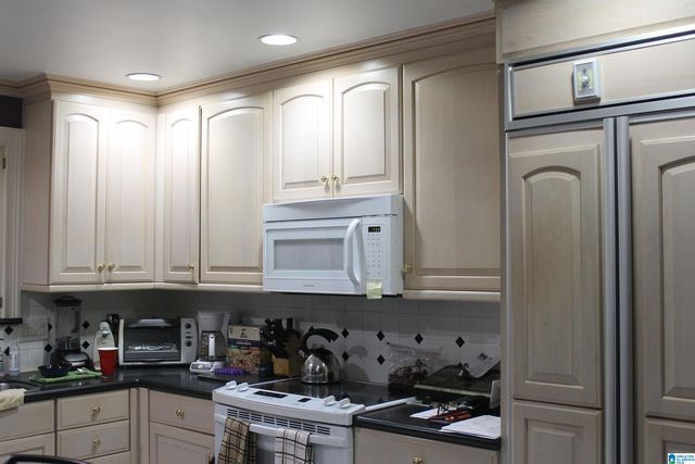 1100 BEACON PARKWAY E V 104, Birmingham, AL 35209