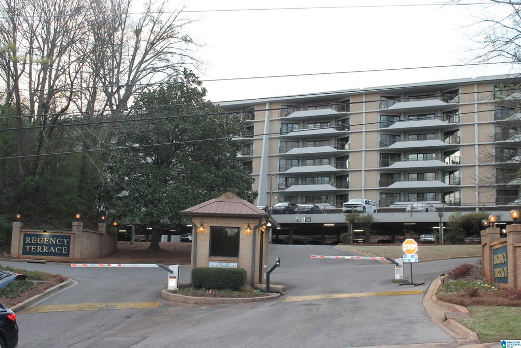 1100 BEACON PARKWAY E V 104, Birmingham, AL 35209