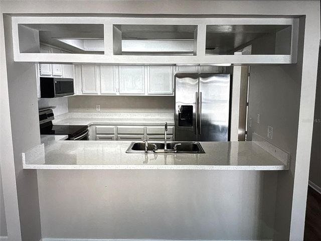 4755 PURITAN CIRCLE 521, Tampa, FL 33617