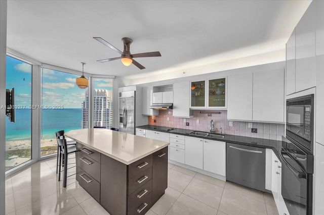 300 S Pointe Dr 3402, Miami Beach, FL 33139