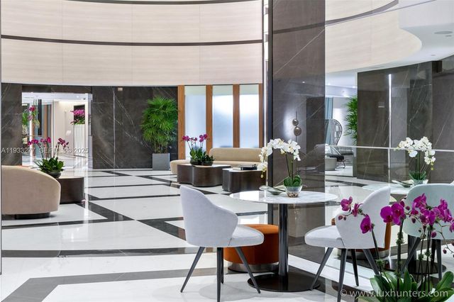 300 S Pointe Dr 3402, Miami Beach, FL 33139