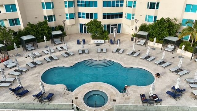 300 S Pointe Dr 3402, Miami Beach, FL 33139