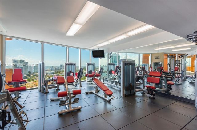 300 S Pointe Dr 3402, Miami Beach, FL 33139