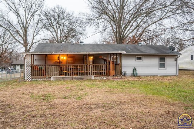 2133 SE Market ST, Topeka, KS 66605