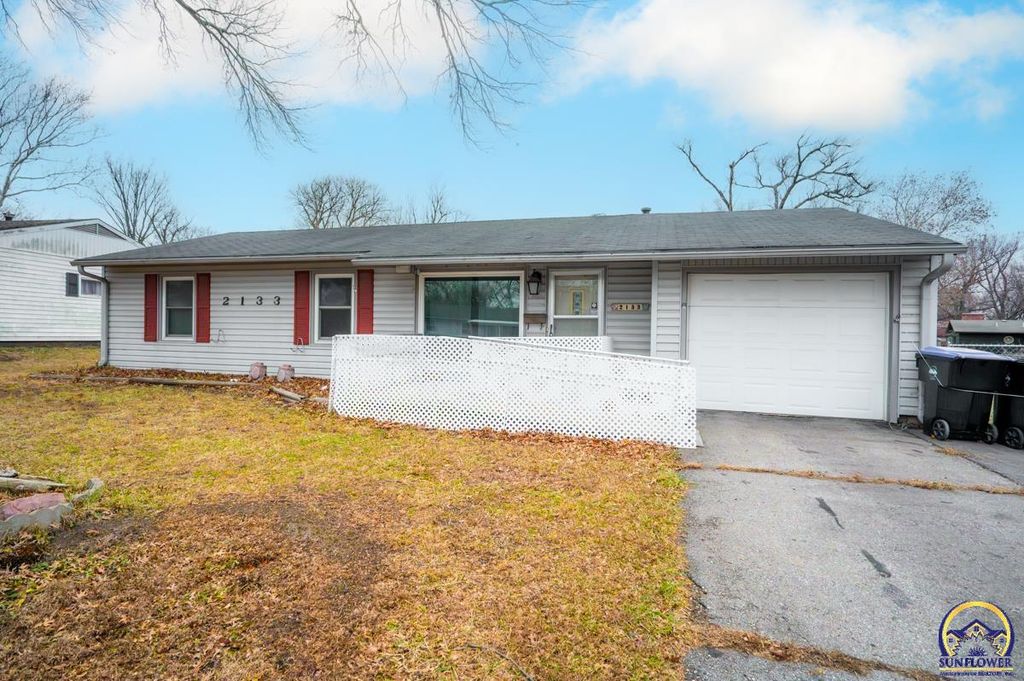 2133 SE Market ST, Topeka, KS 66605