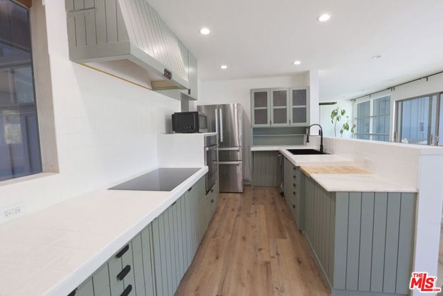 7058 Petit Avenue, Van Nuys, CA 91406