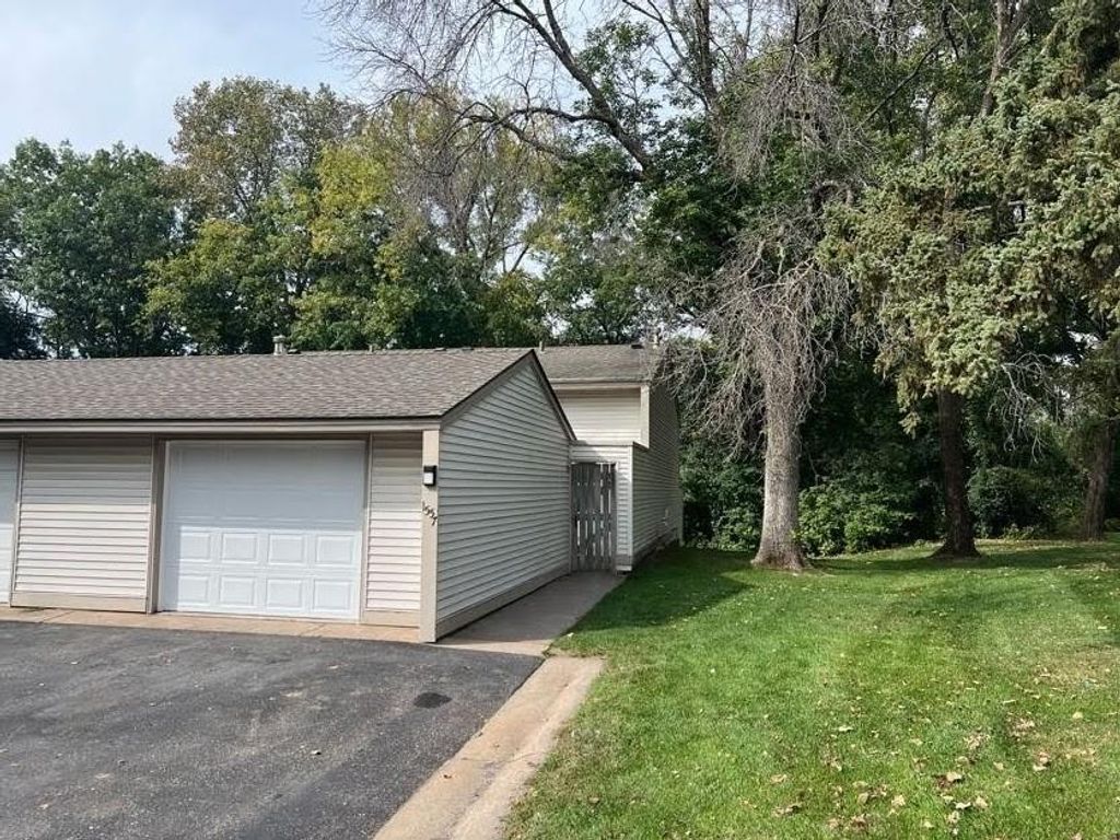 1557 121st Avenue NW, Coon Rapids, MN 55448