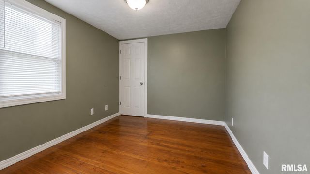 565 ROOSEVELT Street, Creve Coeur, IL 61610