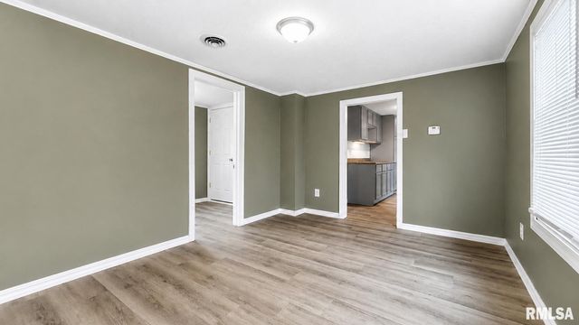 565 ROOSEVELT Street, Creve Coeur, IL 61610
