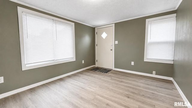 565 ROOSEVELT Street, Creve Coeur, IL 61610