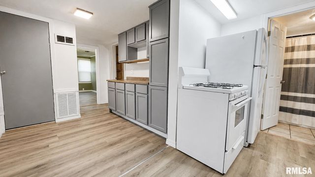565 ROOSEVELT Street, Creve Coeur, IL 61610
